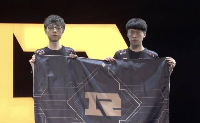 还被迫采用 还被迫采用